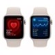 thumbnail image 5 of Apple Watch SE (2nd GEN) GPS • Caja de aluminio blanco estelar de 44 mm • Correa deportiva blanco estelar - M/L, 5 of 6