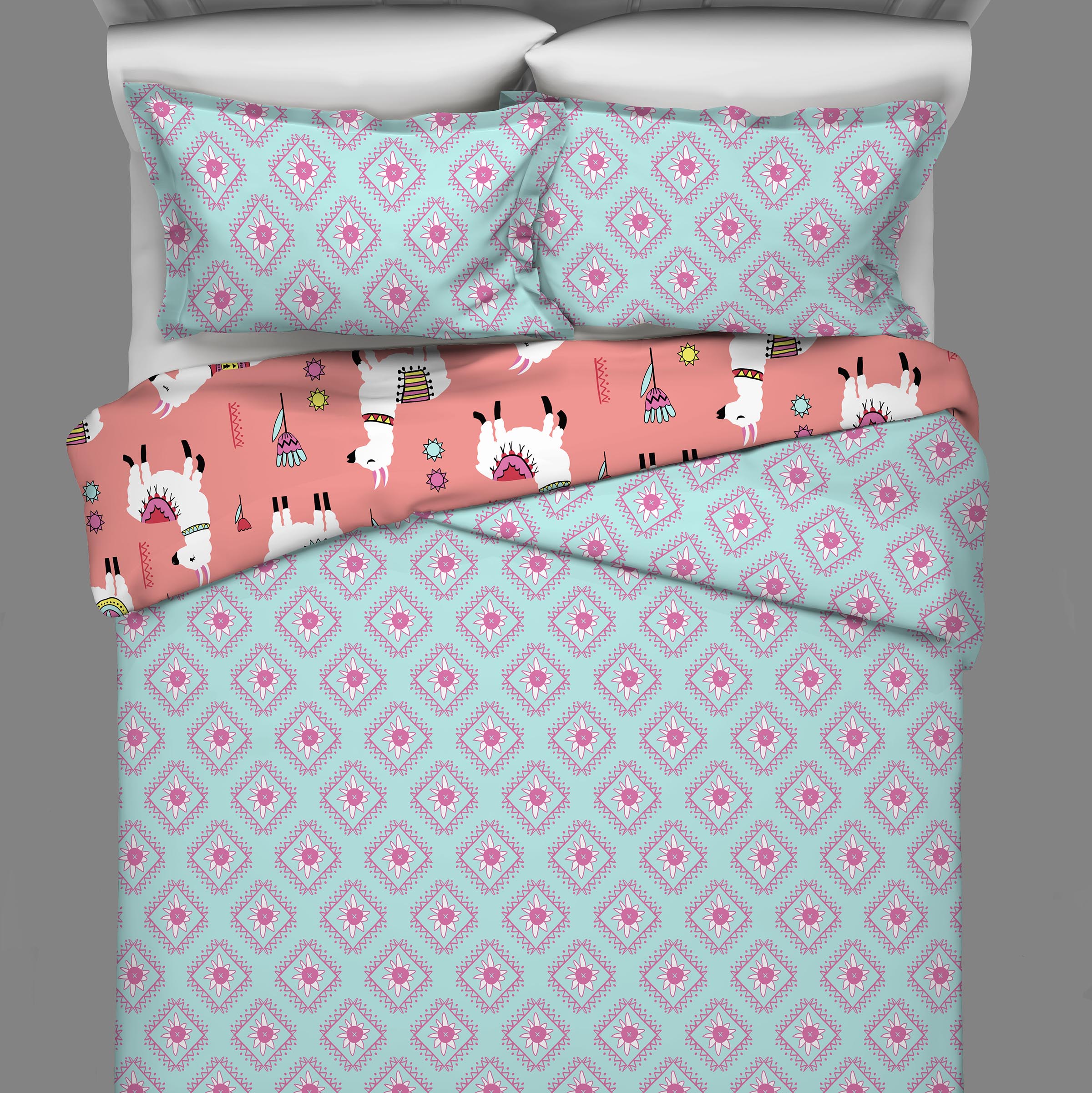 Vue Llama Drama Reversible 3 Piece Quilt Set, Full/Queen
