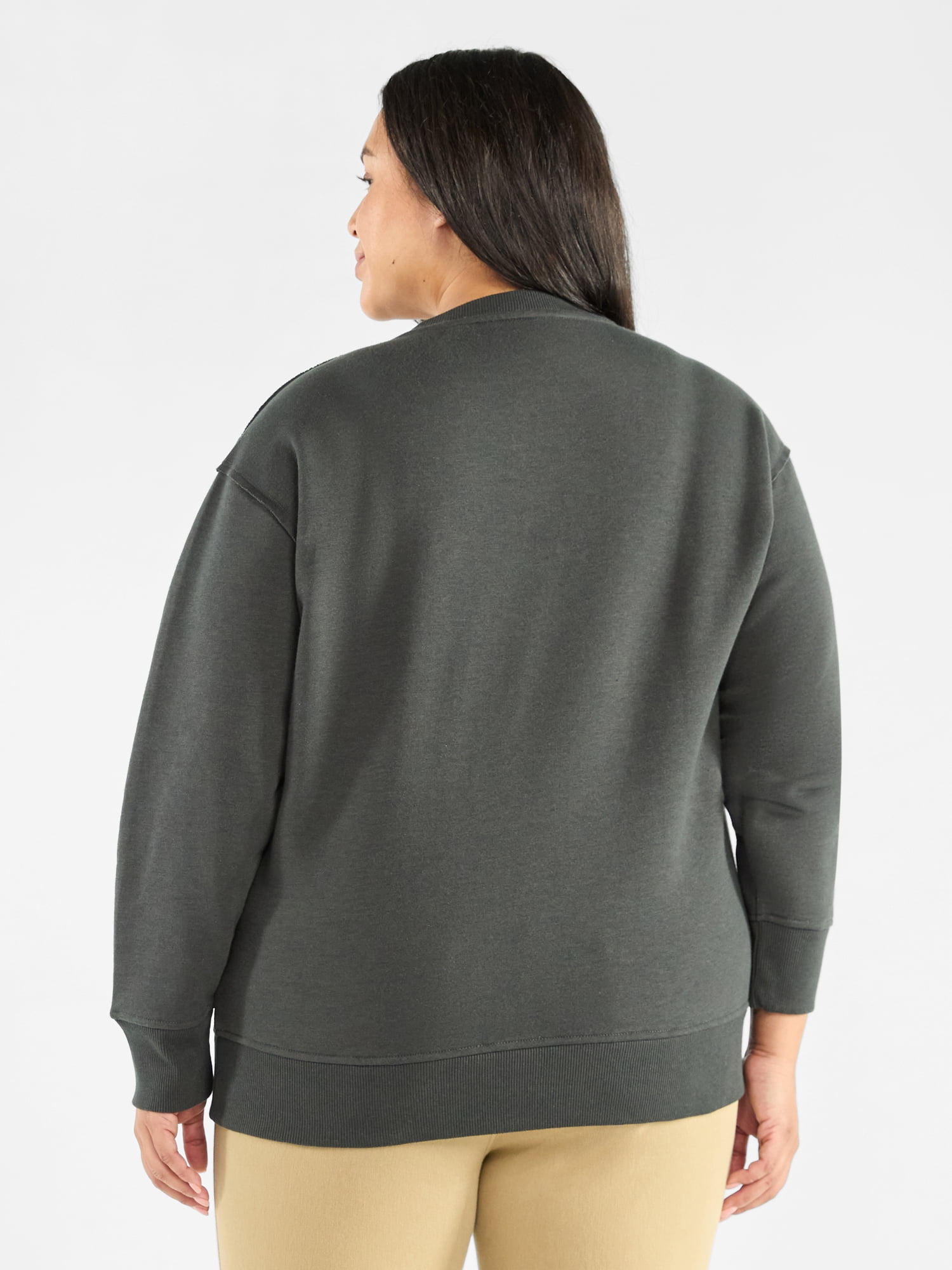 Terra & Sky Women's Plus Size Grey Nice List Club Graphic Sweatshirt with Long Sleeves, Sizes 0X-5X