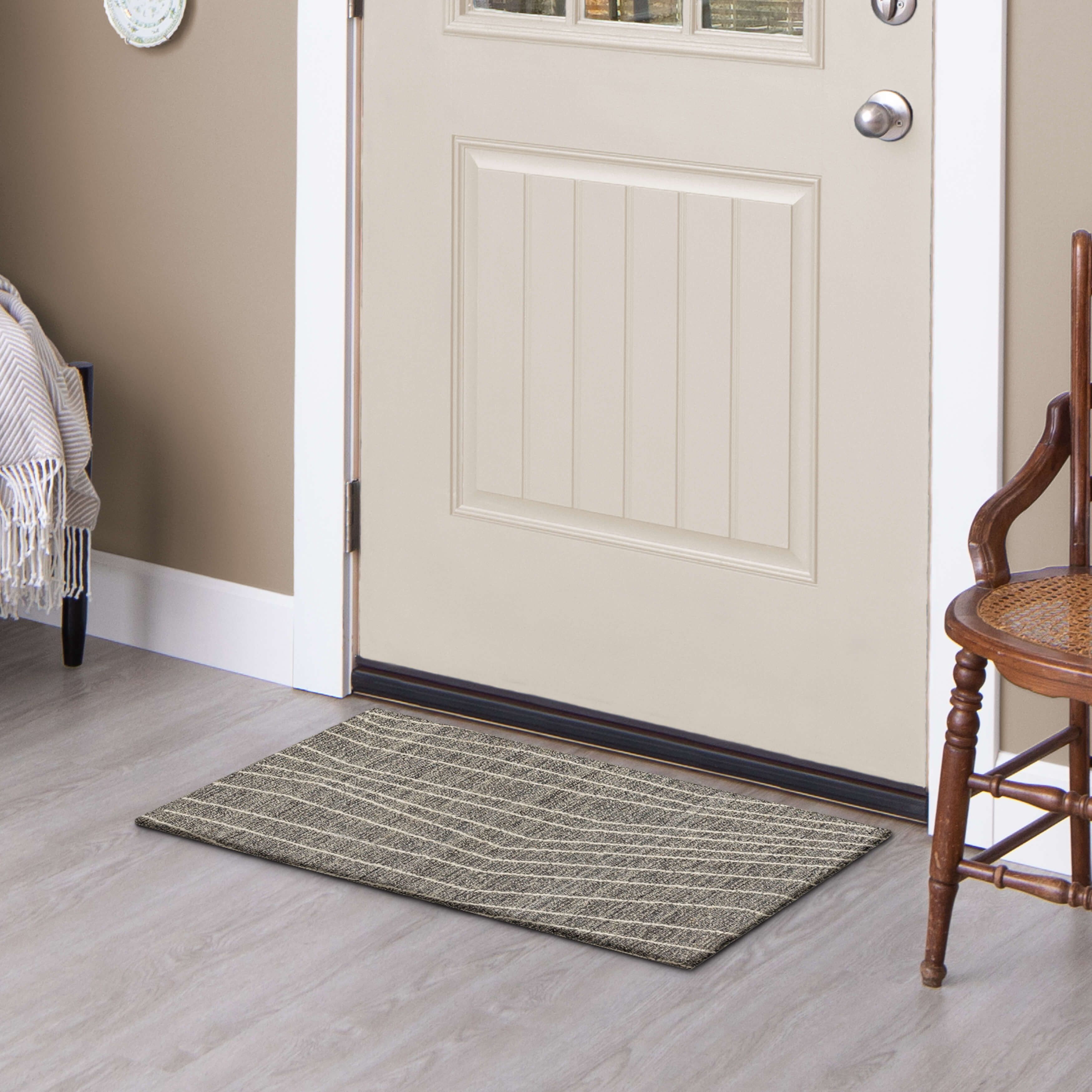 Mainstays Wool Lines Plush Indoor Fade Resistant Tufted Area Rug, Grey, 1'8" x 2'10"
