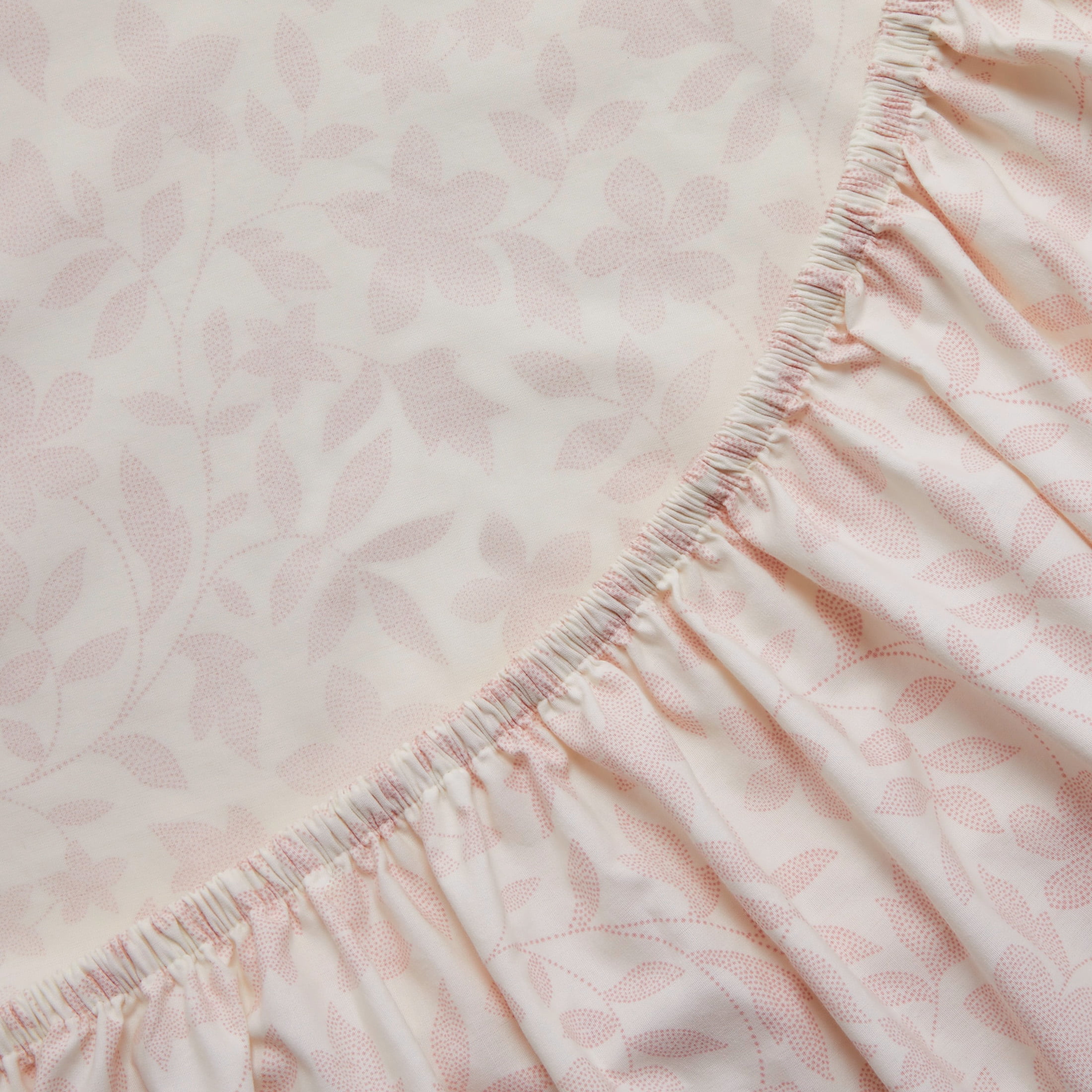 Mainstays 4-Piece 300 Thread Count Pink Floral Cotton Blend Bed Sheet Set, King