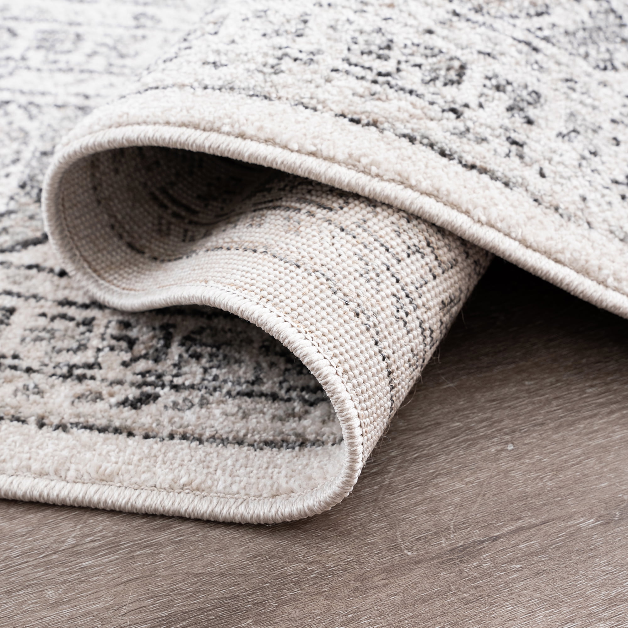 Bliss Rugs Magic Traditional 2' x 3' Gray and Cream Indoor Area Rug
