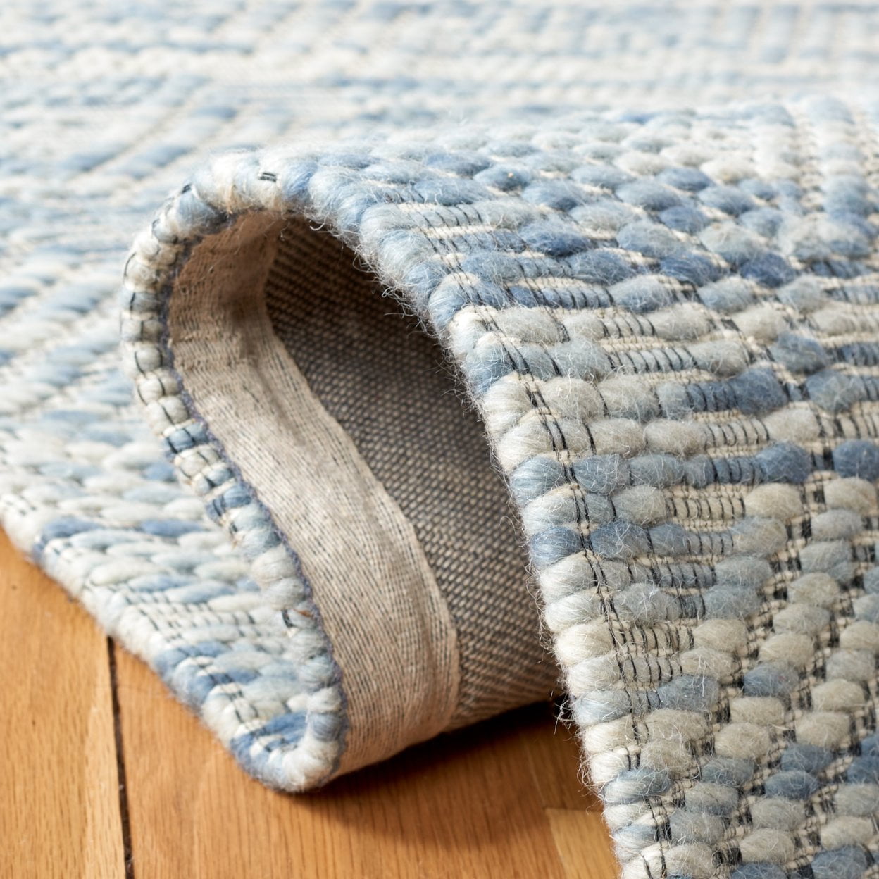 SAFAVIEH Marbella Rhonda Diamond Area Rug, Light Blue/Beige, 5' x 8'