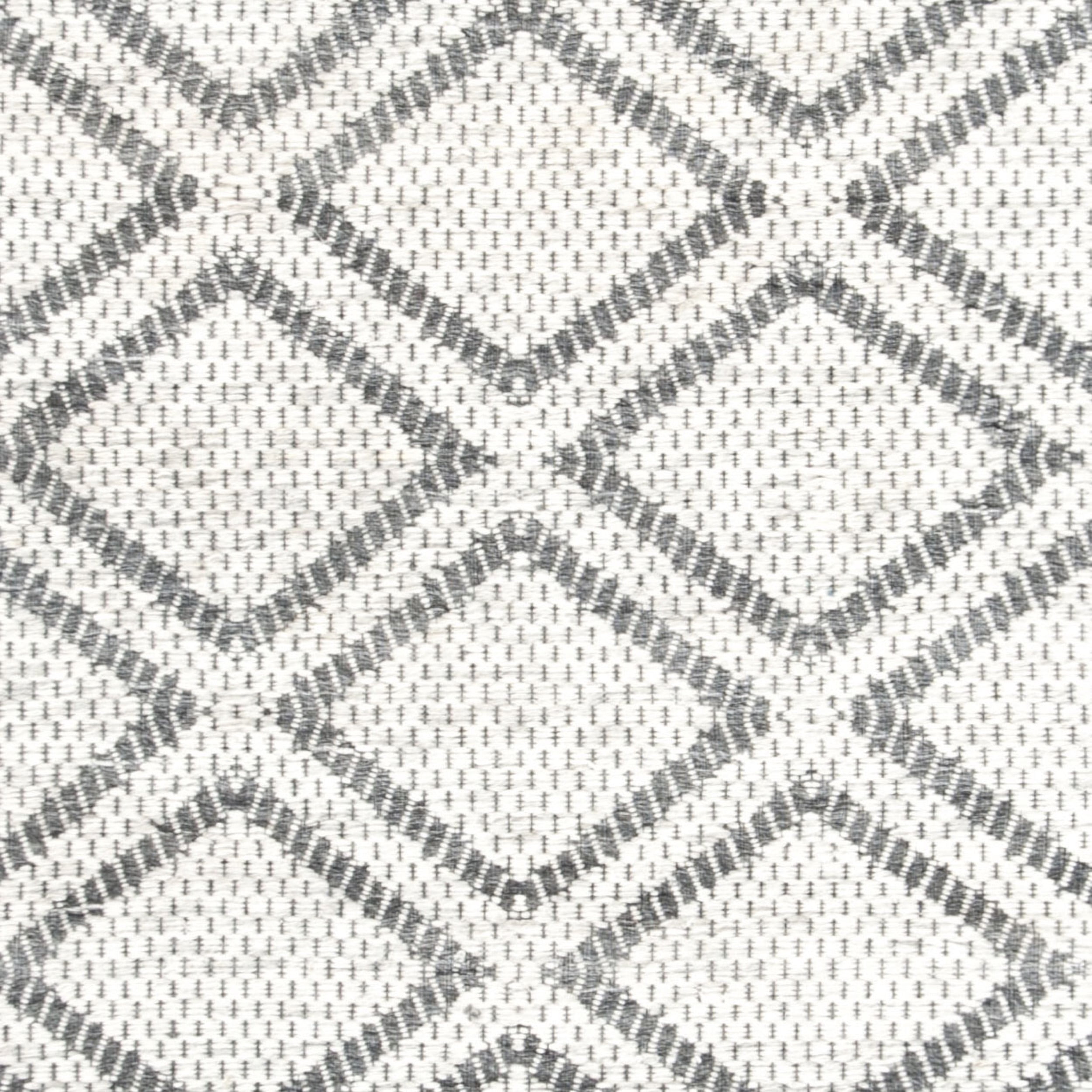 SAFAVIEH Micro-Loop Gavin Diamond Trellis Wool Runner Rug, Silver/Dark Grey, 2'3" x 7'