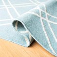 thumbnail image 4 of Safavieh Dhurries 4' X 6' Hand Woven Flat Weave Rug, 4 of 5