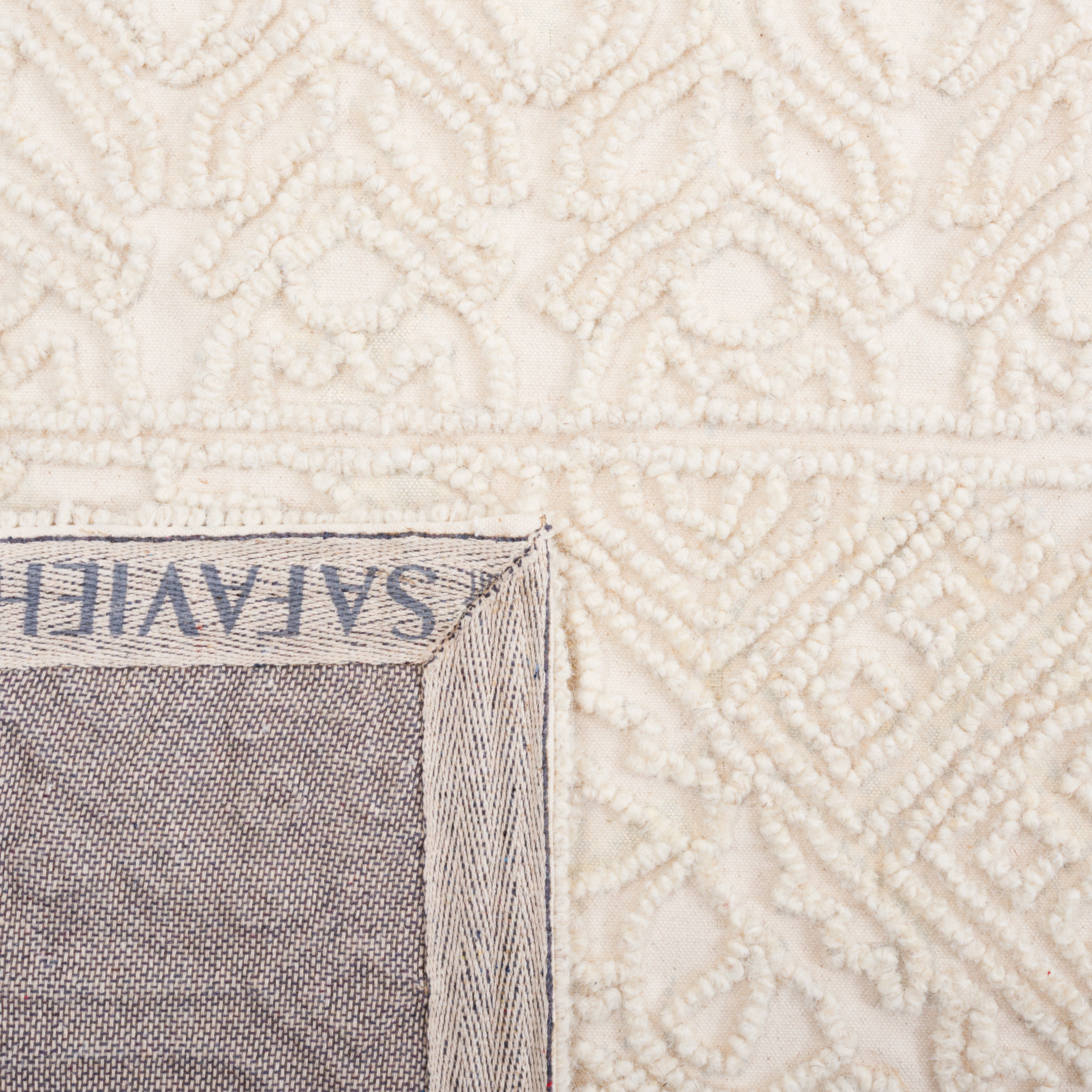 SAFAVIEH Trace Essex Abstract Area Rug, Ivory, 4' x 6'