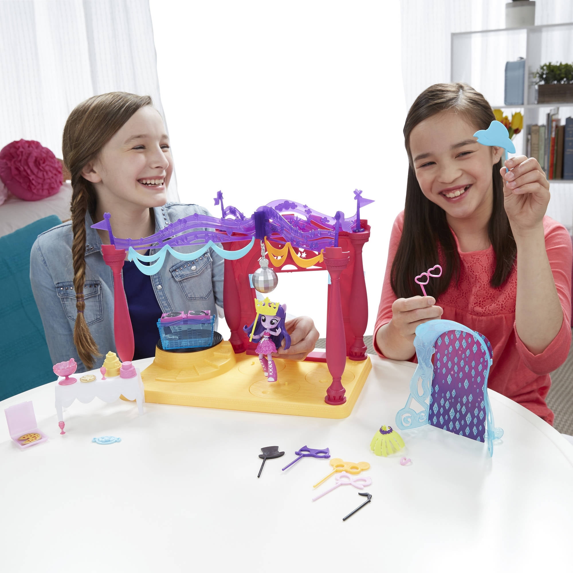 Canterlot best sale high playset
