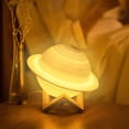 thumbnail image 2 of Luz nocturna LED Saturn Line 3D Moonlight de 16 colores, regulable, con soporte de madera y red para colgar, control remoto y táctil, 15 cm, recargable, 2 of 5