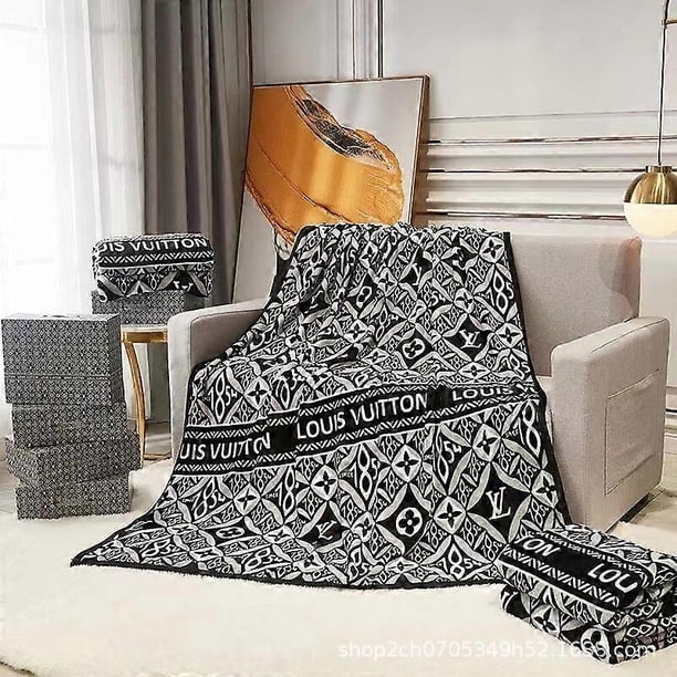 Light Luxury Flannel Blanket Big Brand Comfortable Blanket Sofa Nap Blanket