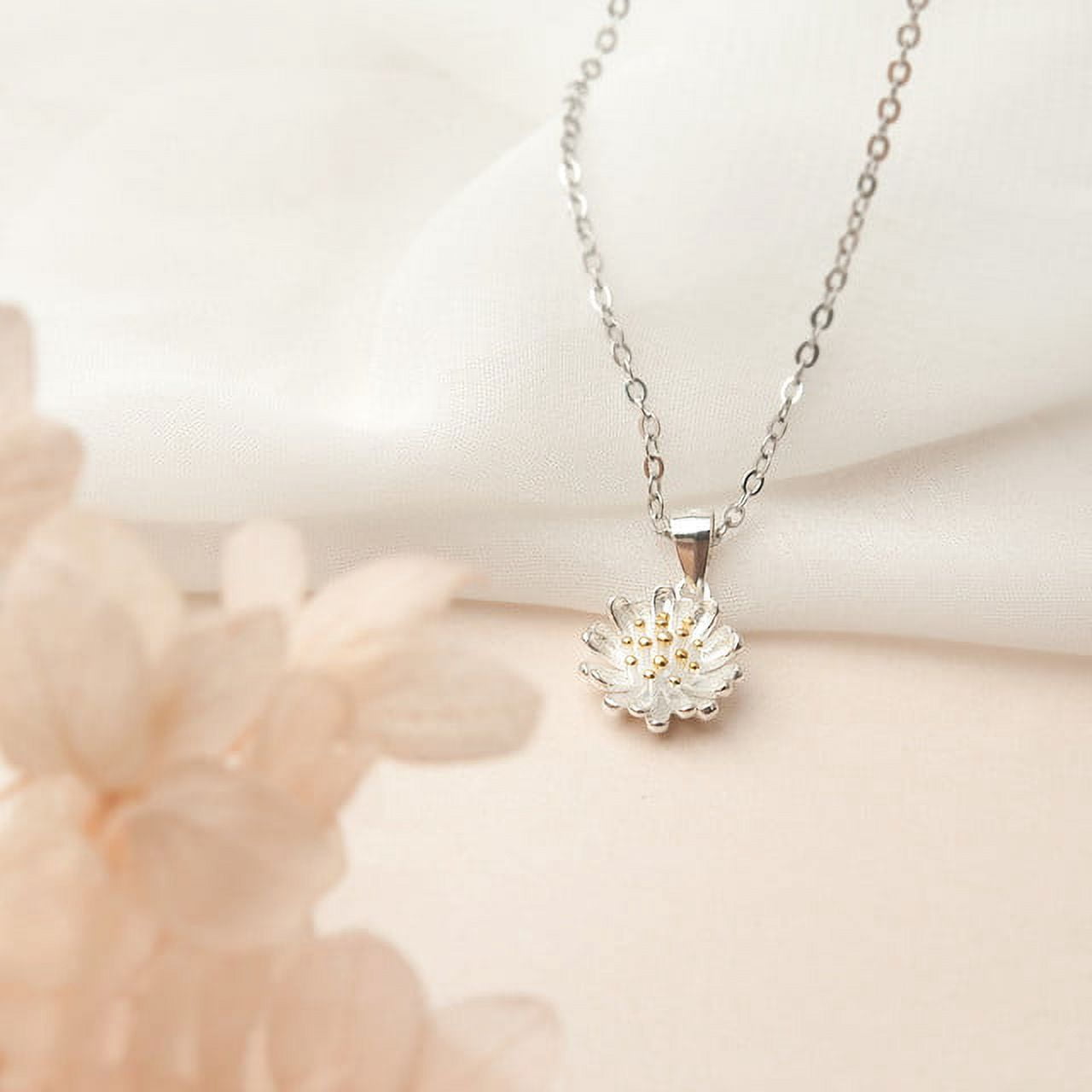 Personalized Grandmother Granddaughter Necklace - Granddaughter Gifts from Nana - Custom To My Granddaughter - Sterling Silver Daisy Necklace Gift from Grandma