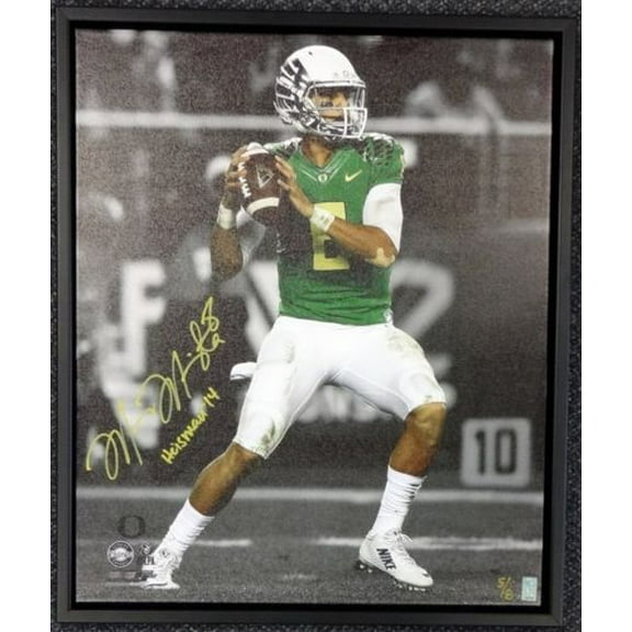 Marcus Mariota Autographed Framed 20x24 Canvas Photo Oregon Ducks "Heisman '14" #/8 MM Holo 91862