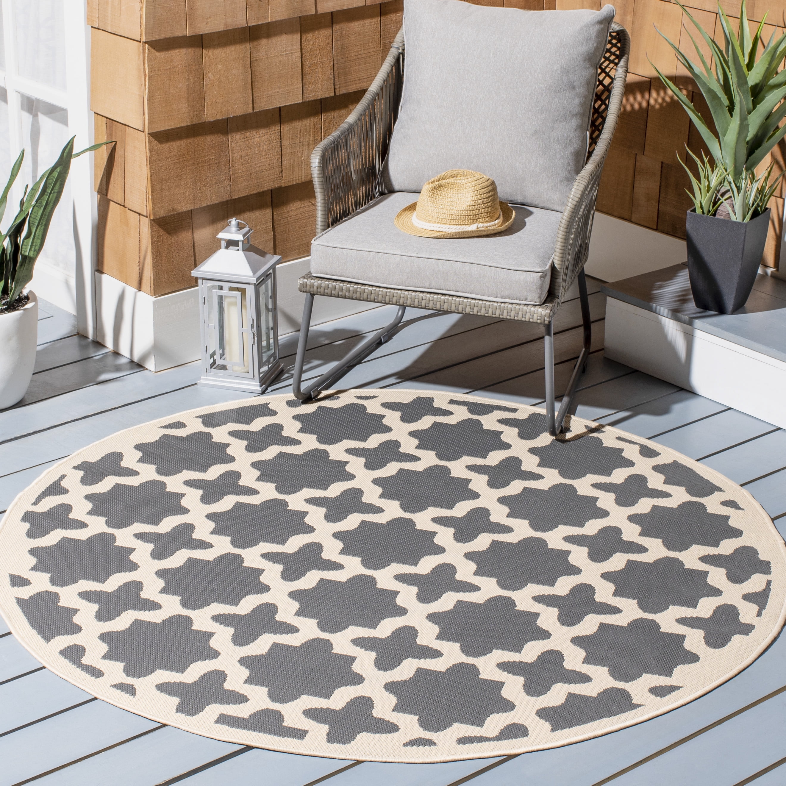 SAFAVIEH Courtyard Amanda Geometric Indoor/Outdoor Area Rug, 6'7" x 6'7" Round, Anthracite/Beige