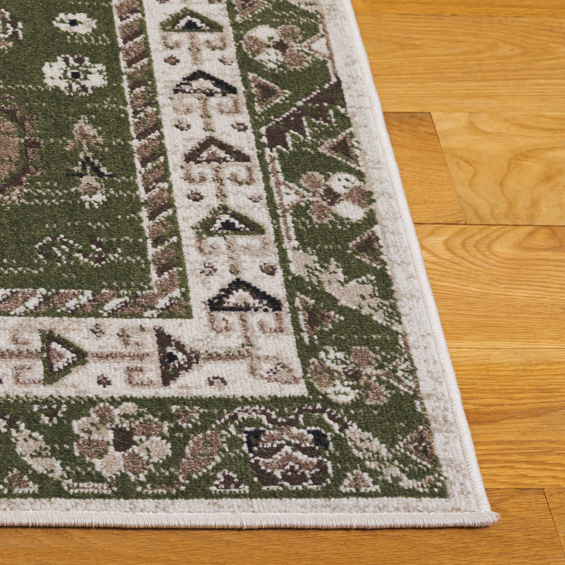 SAFAVIEH Bayside Sherwood Oriental Polyester Area Rug, Green/Beige, 5'3" x 7'6"