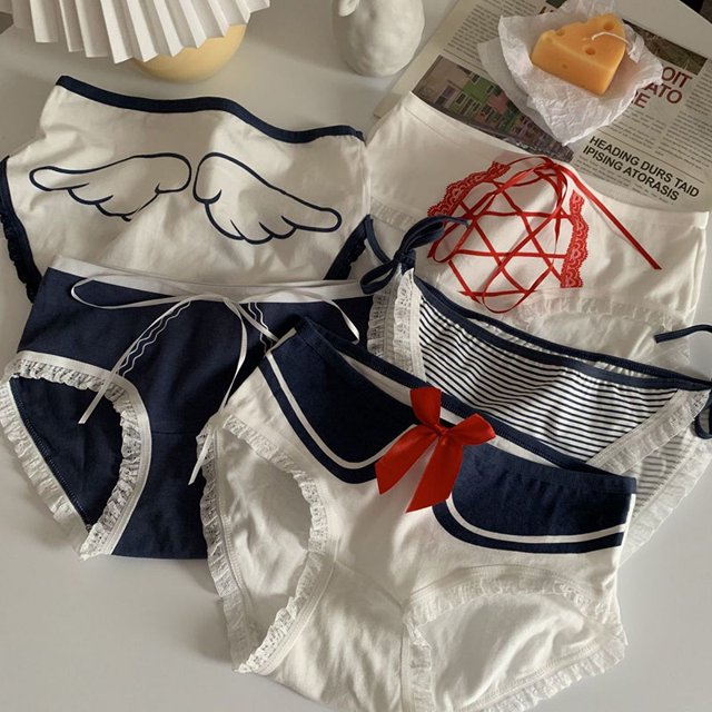 Sailor Moon-bragas de cintura baja Kawaii para niña, calzoncillos de encaje Sexy con corazón, ropa interior de algodón antibacteriana para estudiante, regalo para niña