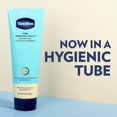 thumbnail image 3 of Vaselina Vaseline 193 g Gel curativo para bebé, 3 of 8