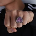 thumbnail image 5 of Anillo de cobre chapado en plata estilo hip hop con forma de corazón exagerada para mujeres y hombres, anillo de piedra CZ helada de alta calidad, regalo de joyería, 11, rojo, 5 of 5