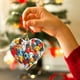 thumbnail image 5 of Adorno navideño abstracto con forma de corazn de perro salchicha, 5 of 9