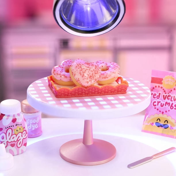 MGA's Miniverse™ Make It Mini Valentine's™ Mini Collectibles