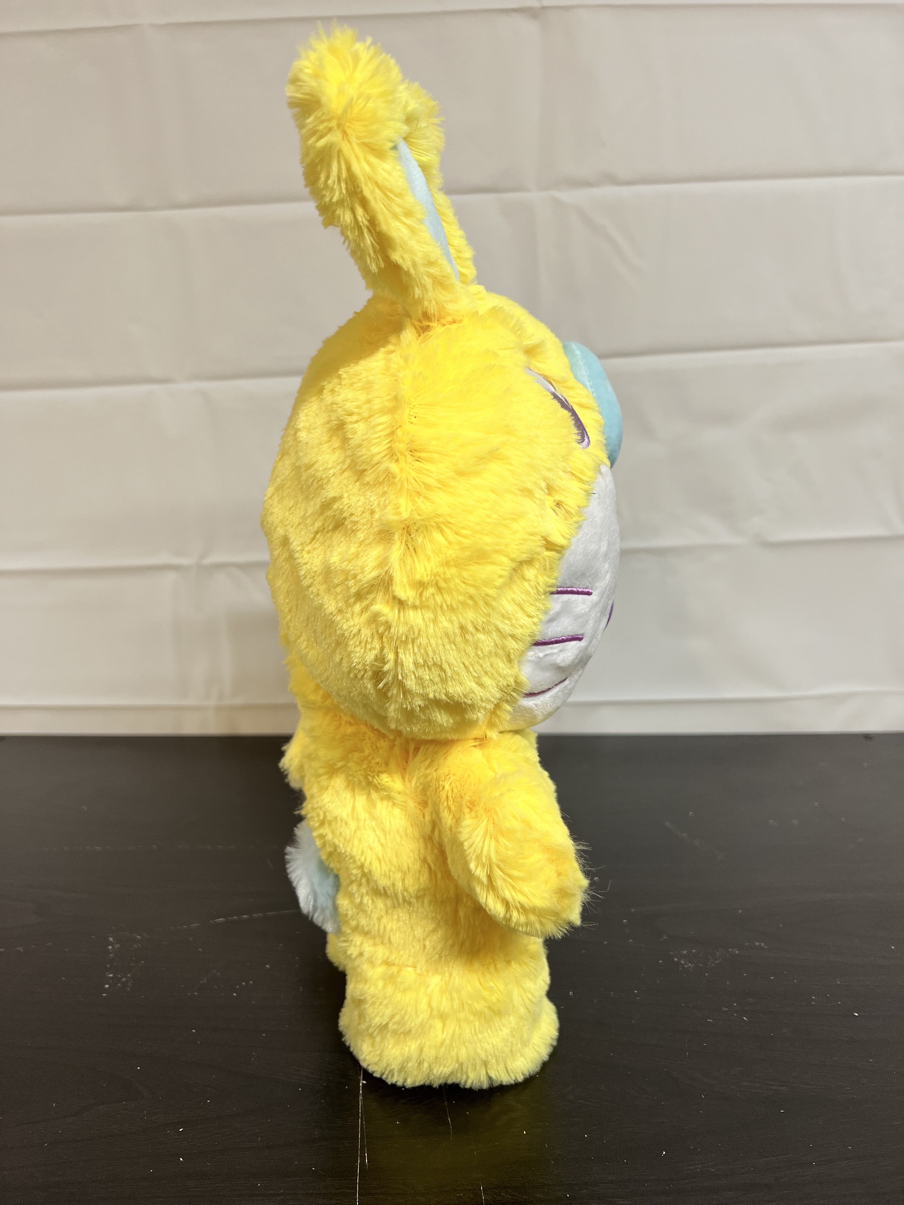 Hello Kitty Easter 2025 Yellow Easter Bunny Side stepper - Bunny Hop