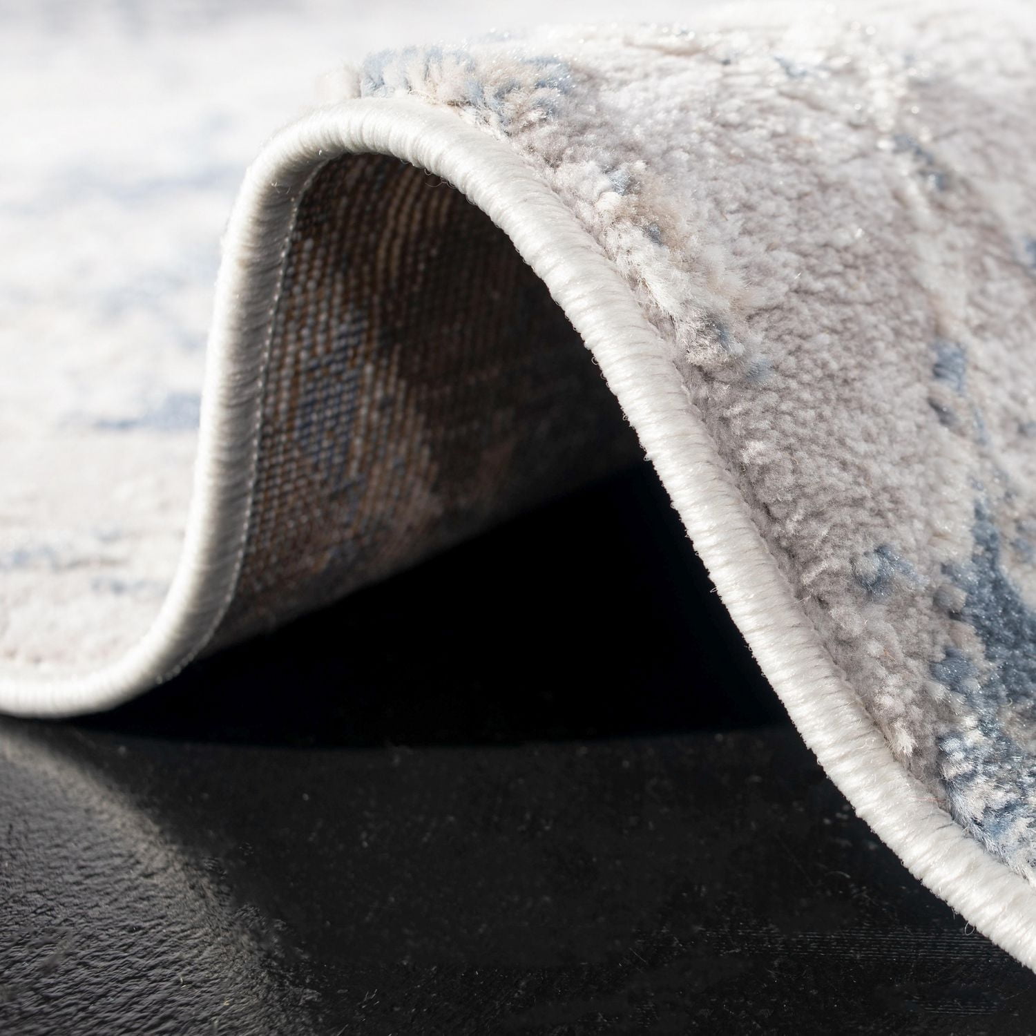 SAFAVIEH Amelia Rosyln Tapis Abstrait