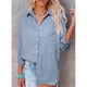 thumbnail image 2 of Blusa de ajuste casual Cuello en V Abotonado Manga larga enrollable Cuello vuelto Blusa holgada Azul claro 2XL, 2 of 6