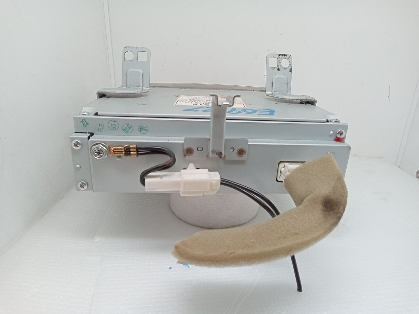 Pre-Owned 2006 Toyota Avalon In Dash Cassette Deck 86260AC010 OEM LKQ - Verify Specific Vehicle Fitment In Description - (Good)