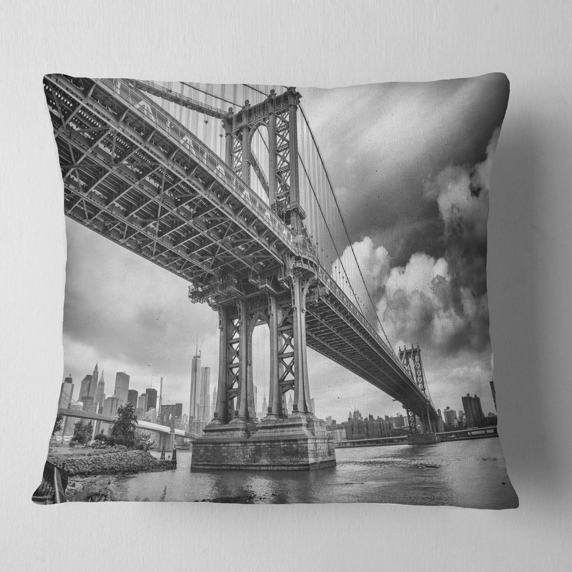 Designart Manhattan Bridge in Gray Shade - Cityscape Photo Throw Pillow - 16x16