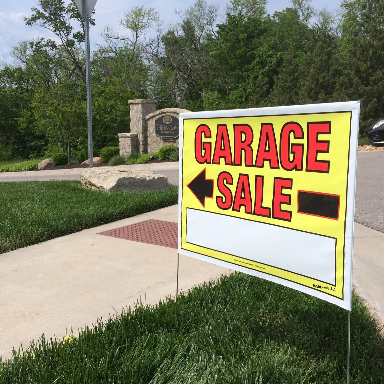 Sunburst Systems 3925 Large Double-Sided Garage Sale Sign with Metal U-Stake, 22"W x 32"H (Assembled)
