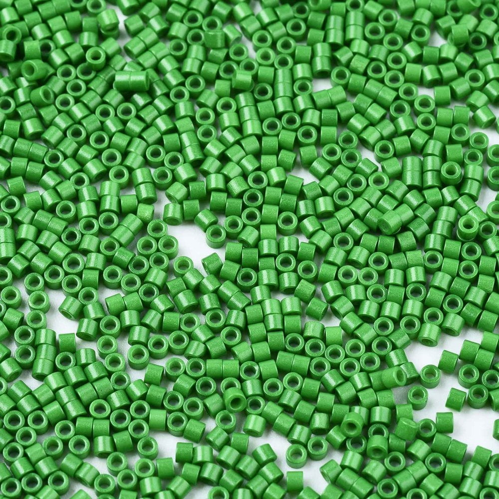 1bag 11/0 Grade A Glass Seed Beads Cylinder Uniform Seed Bead Size Baking Paint Green 1.5x1mm Hole: 0.5mm about 20000pcs/bag