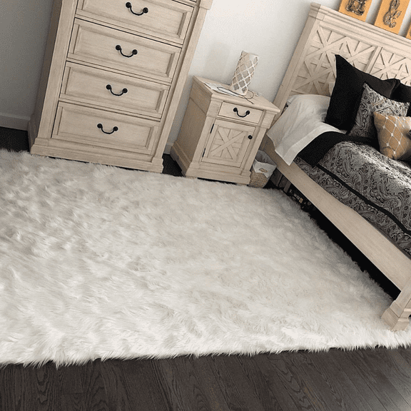 RugBerry White Faux Fur Sheepskin Hand-Tufted 6x9 ft Indoor Shag Area Rug Bedroom Living Room