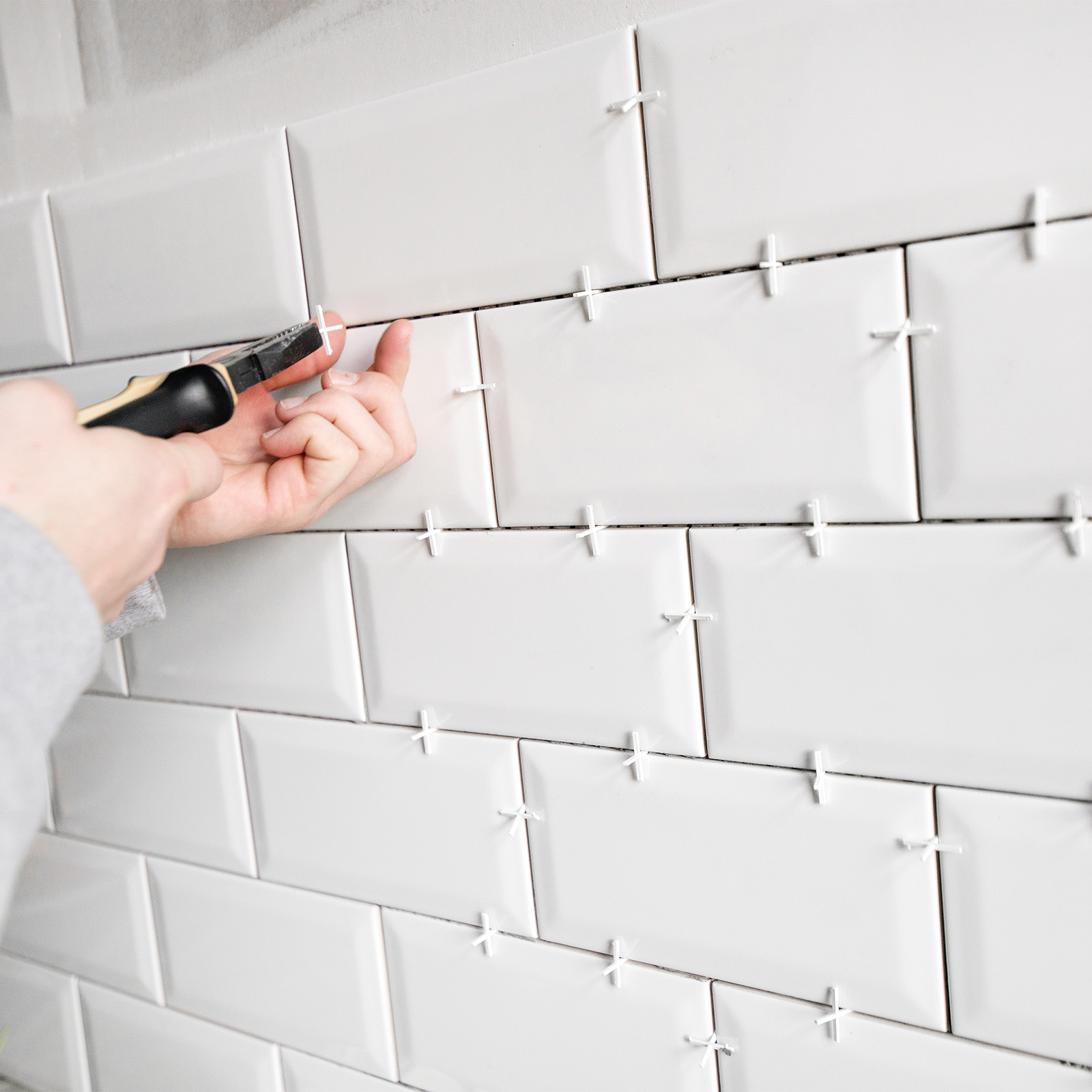 600Pack Tile Spacers, 5mm 3/16" Cross Shape Wall Floor Tile Spacer (White)