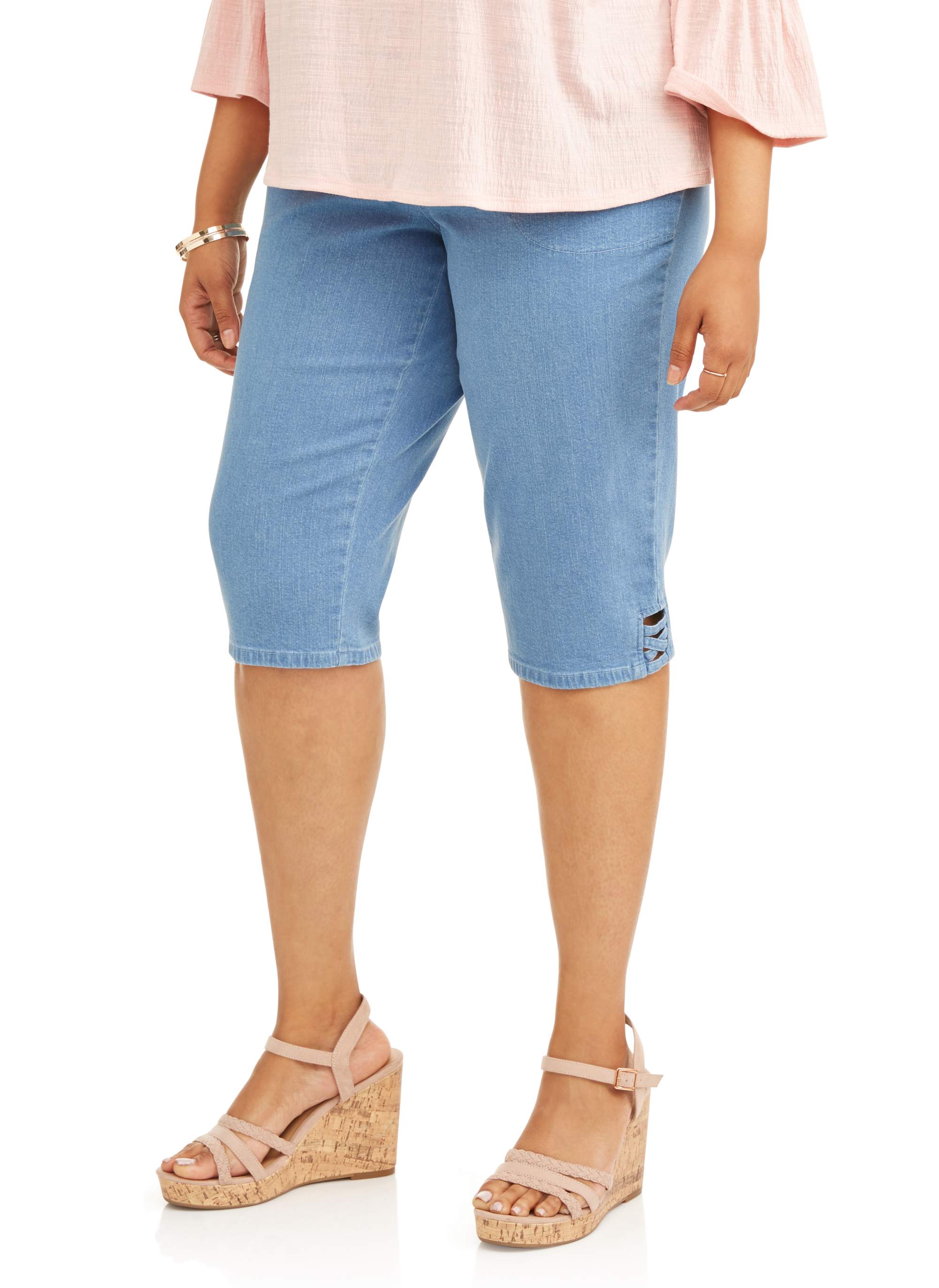 Women’s PlusSize Pull On Capri with Lattice Hem Detail