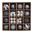 thumbnail image 1 of Adorno colgante de bola navideña para decoración de interiores Gris, 1 of 9