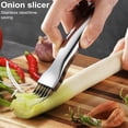 thumbnail image 2 of Cortador de cebolla de acero inoxidable con múltiples cuchillas y cubierta protectora de seguridad, mango ergonómico, herramienta de cocina eficiente para cocinar en casa., 2 of 8