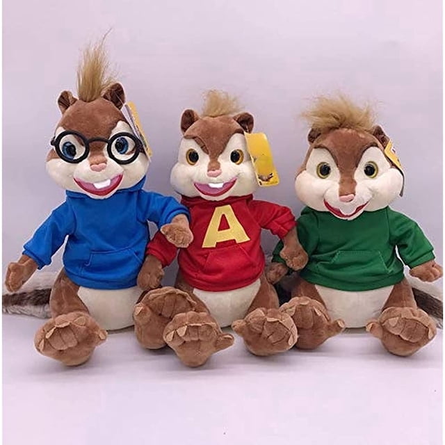 zhaocheng alvin y las ardillas: peluche de alvin y las ardillas, ideal para cumpleaños de niños y parejas (25 cm, 3 unidades) Tres peluches coleccionables de 25 cm, vista frontal centrada: una con suéter azul y gafas, otra con suéter rojo con letra A y otra con suéter verde; pelaje marrón claro, cara blanca, mechón de pelo en la cabeza y costuras visibles en patas y brazos; fondo neutro claro. Apto como regalo para cumpleaños o San Valentín.