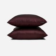 thumbnail image 4 of Funda de cojín lumbar decorativa HomeCentric, color vino, paquete de 2, 35 x 50 cm (14" x 20"), funda de cojín rectangular lisa de satén, estilo moderno liso - Satén flameado color vino, 4 of 4
