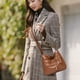 thumbnail image 5 of Bolso bandolera para mujer con doble cremallera | Bolso bandolera de piel vegana de gran capacidad | Correa ajustable para la escuela y viajes | Bolsa organizadora de maquillaje en negro, marrón,, 5 of 6