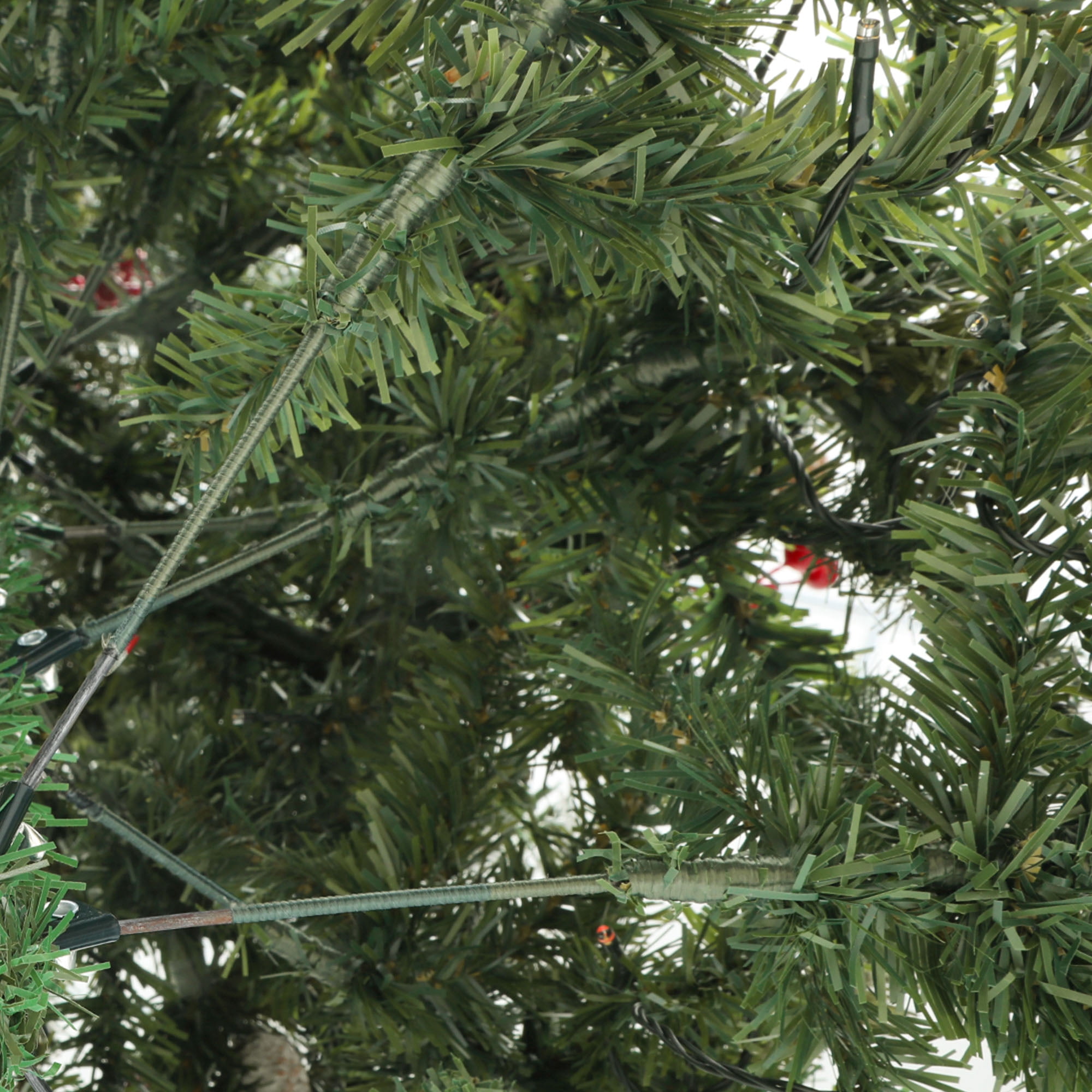 Uforic 7.5ft Pre-Lit Pine Artificial Christmas Tree with 1398 Branch Tips & 550 Lights,  82 Pine Cones & 82 Red Berries, Remote Control, Green