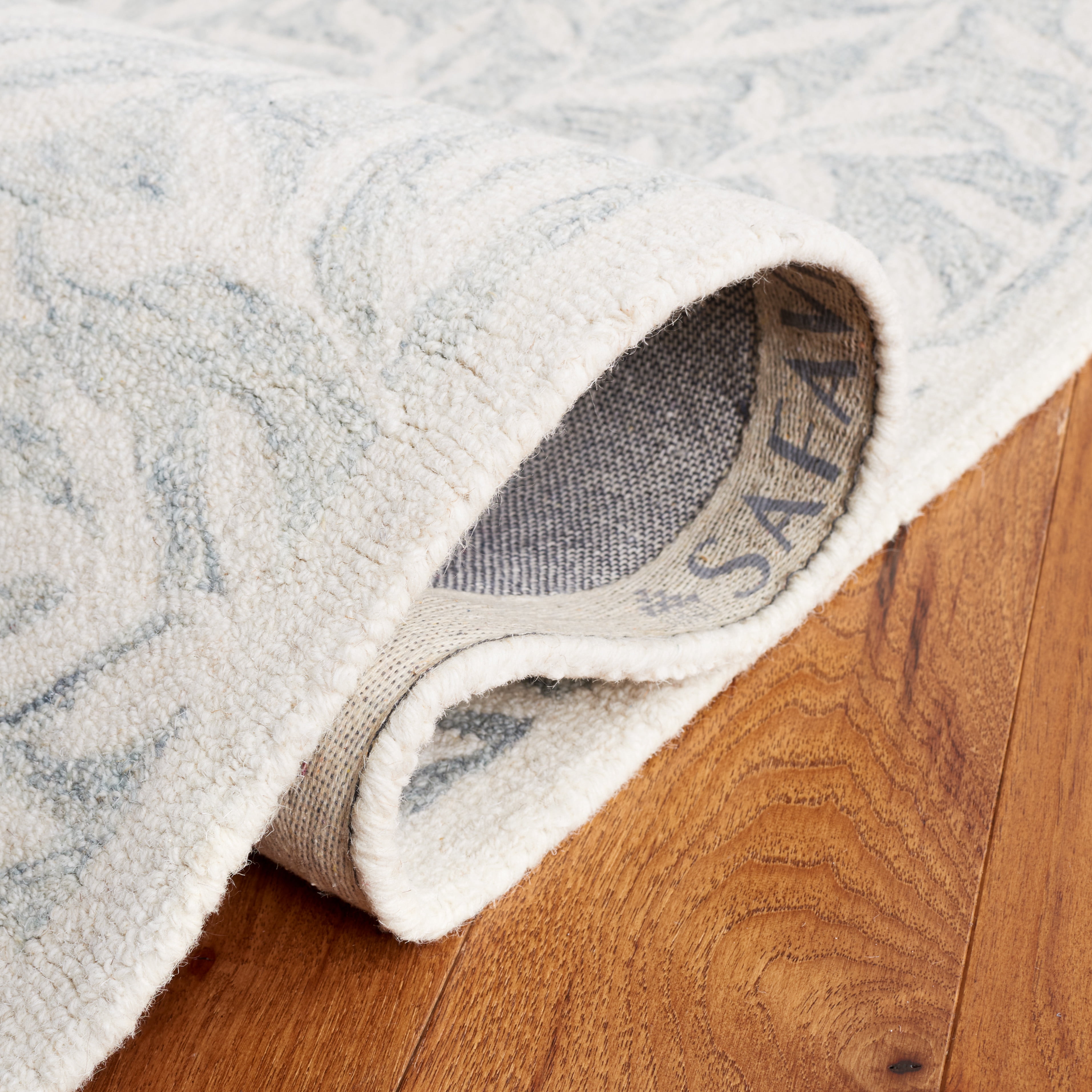 SAFAVIEH Jardin Zahara Floral Area Rug, Light Gray/Ivory, 5' x 8'