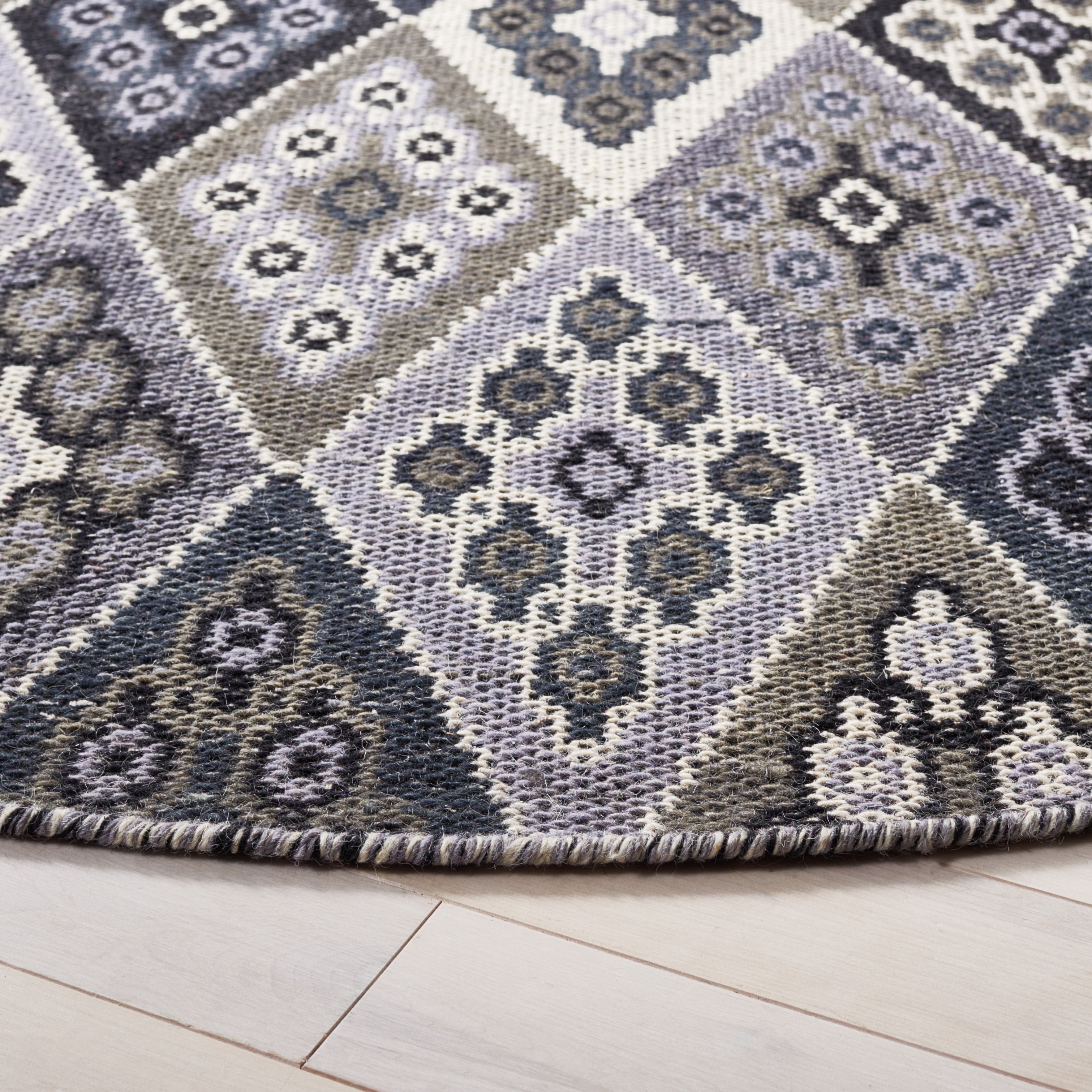 SAFAVIEH Kilim Derrick Tribal Wool Area Rug, Black/Grey, 6' x 6' Round