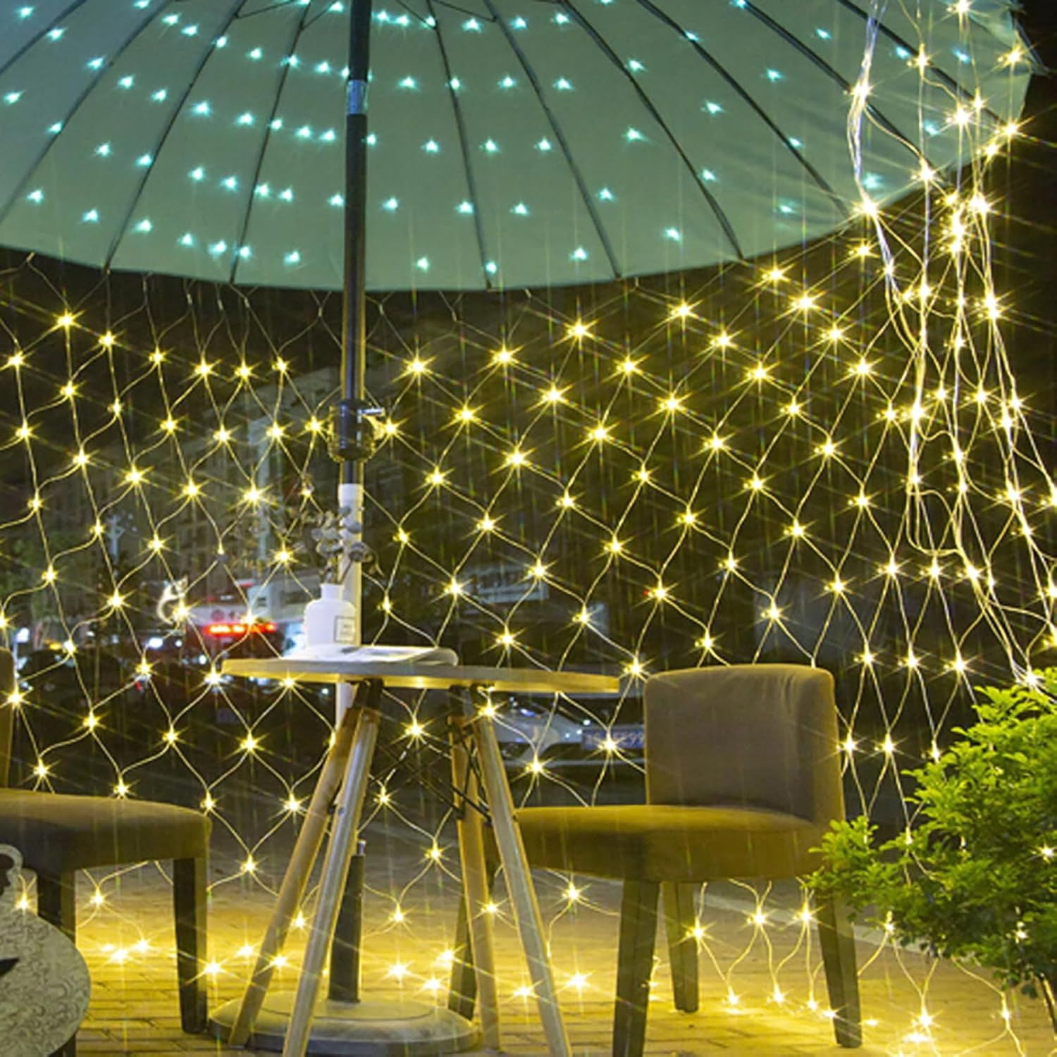 LED Christmas Net Lights Battery Operated 2x3M 192LED Waterproof Mesh Light 8 Modes Christmas Lights for Indoor Outdoor Xmas Party Yard Garden Decor (Warm White)