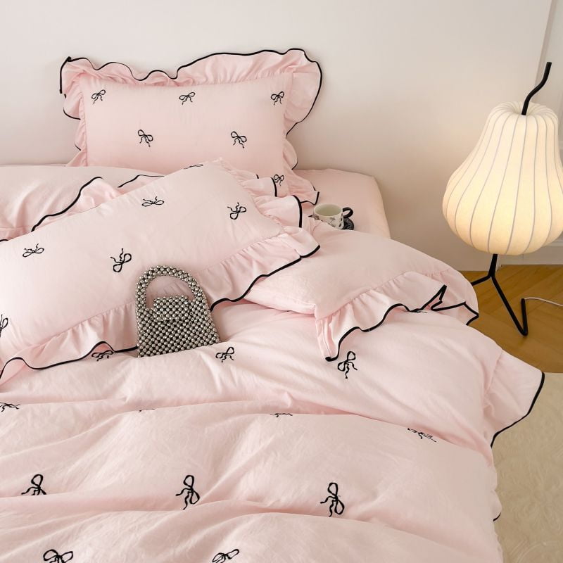 Ruffle Duvet Cover Queen Size 3 Pieces Pink Bow Black Edge Duvet Cover Set Chic Embroidery Comforter Cover for All Season Cute Bedding Set with Zipper 2 Pillow Shams for Kids Girls Adult
