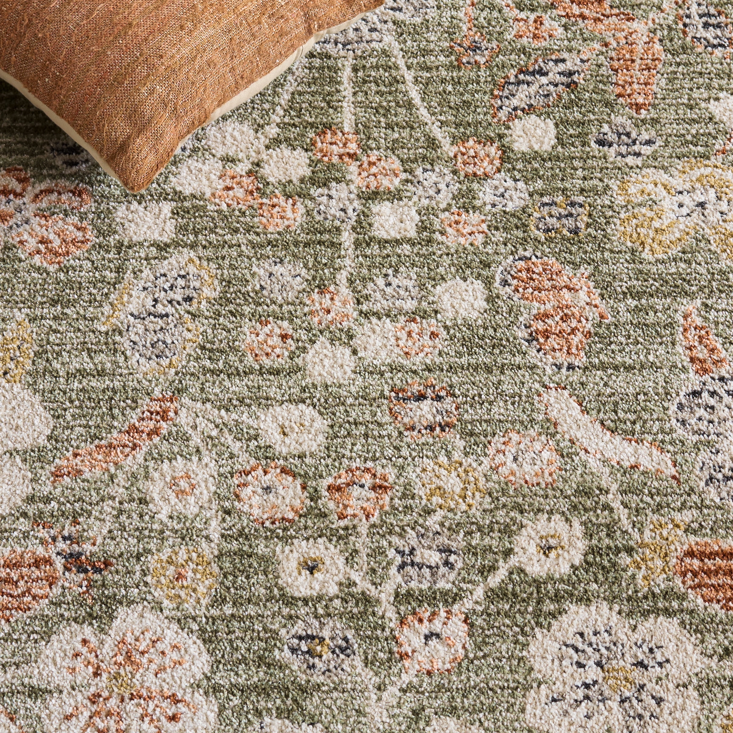 Safavieh Grove Belize Floral Area Rug, Green/Ivory, 6'7" x 6'7" Round
