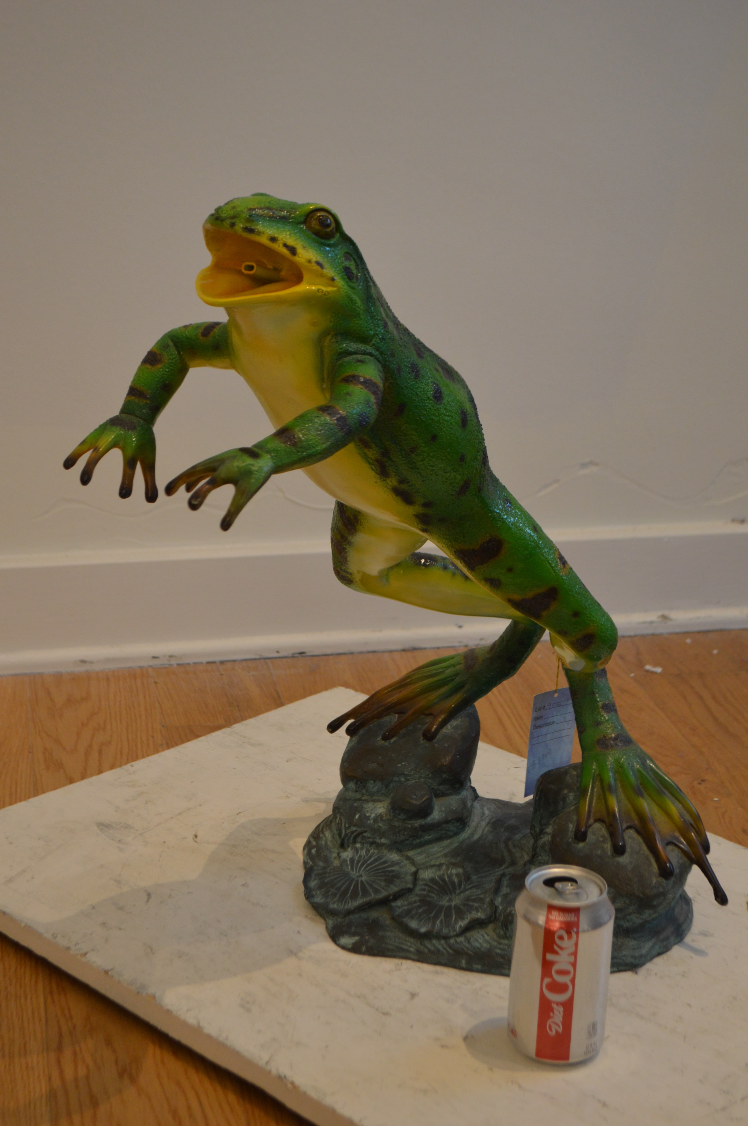 Nifao Jumping Frog – Outdoor Bronze Fountain, Garden Water Feature, 19"L x 12"W x 22"H
