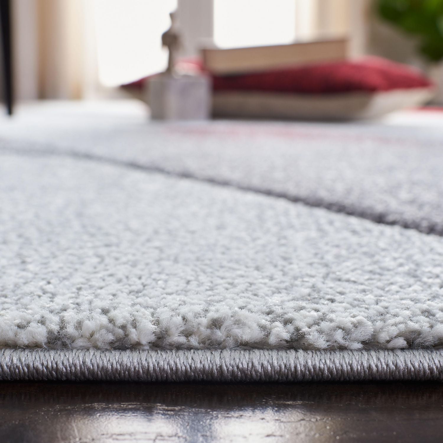 Safavieh Hollywood Salome Abstract Area Rug