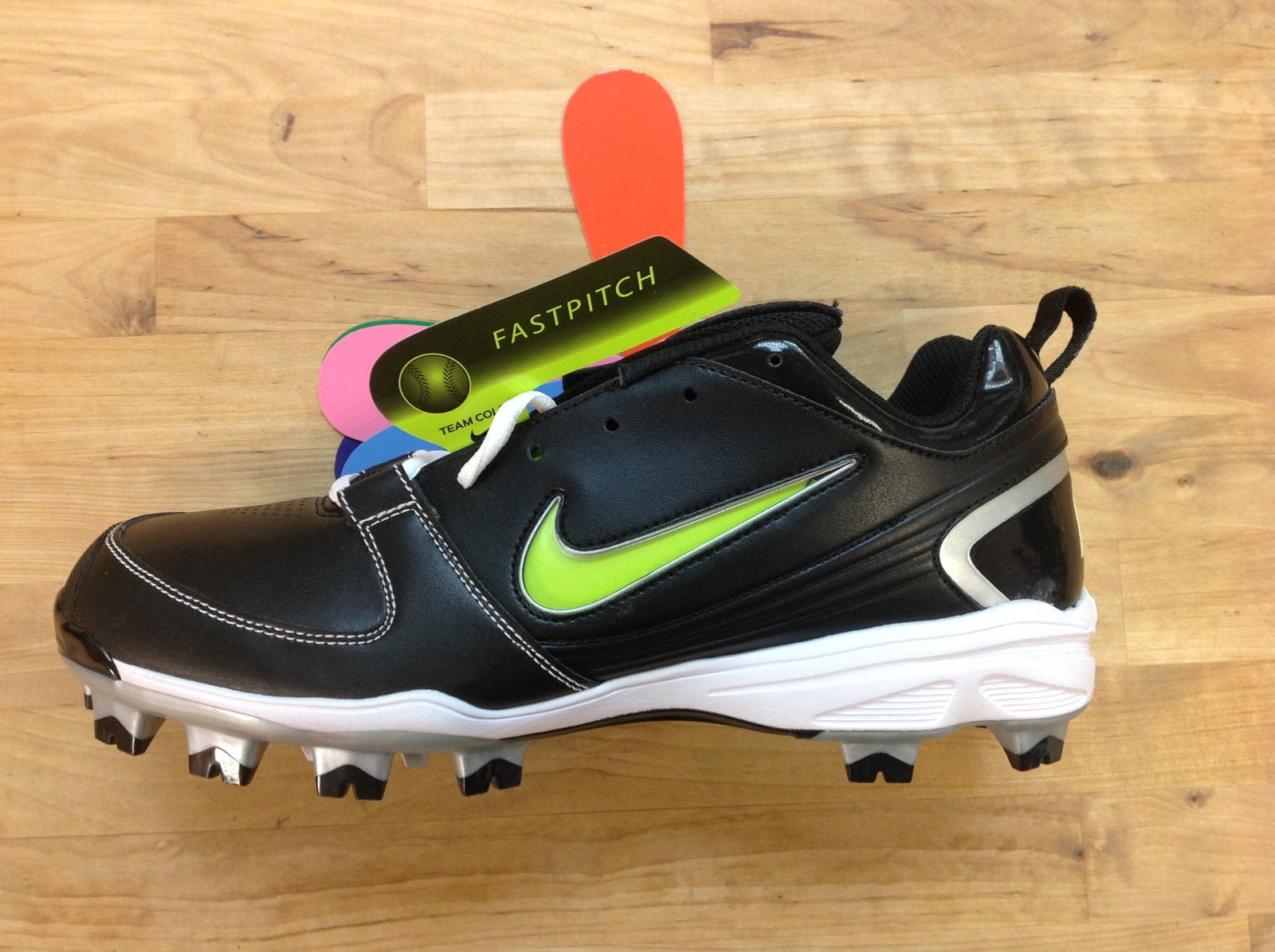 black and white nike softball cleats