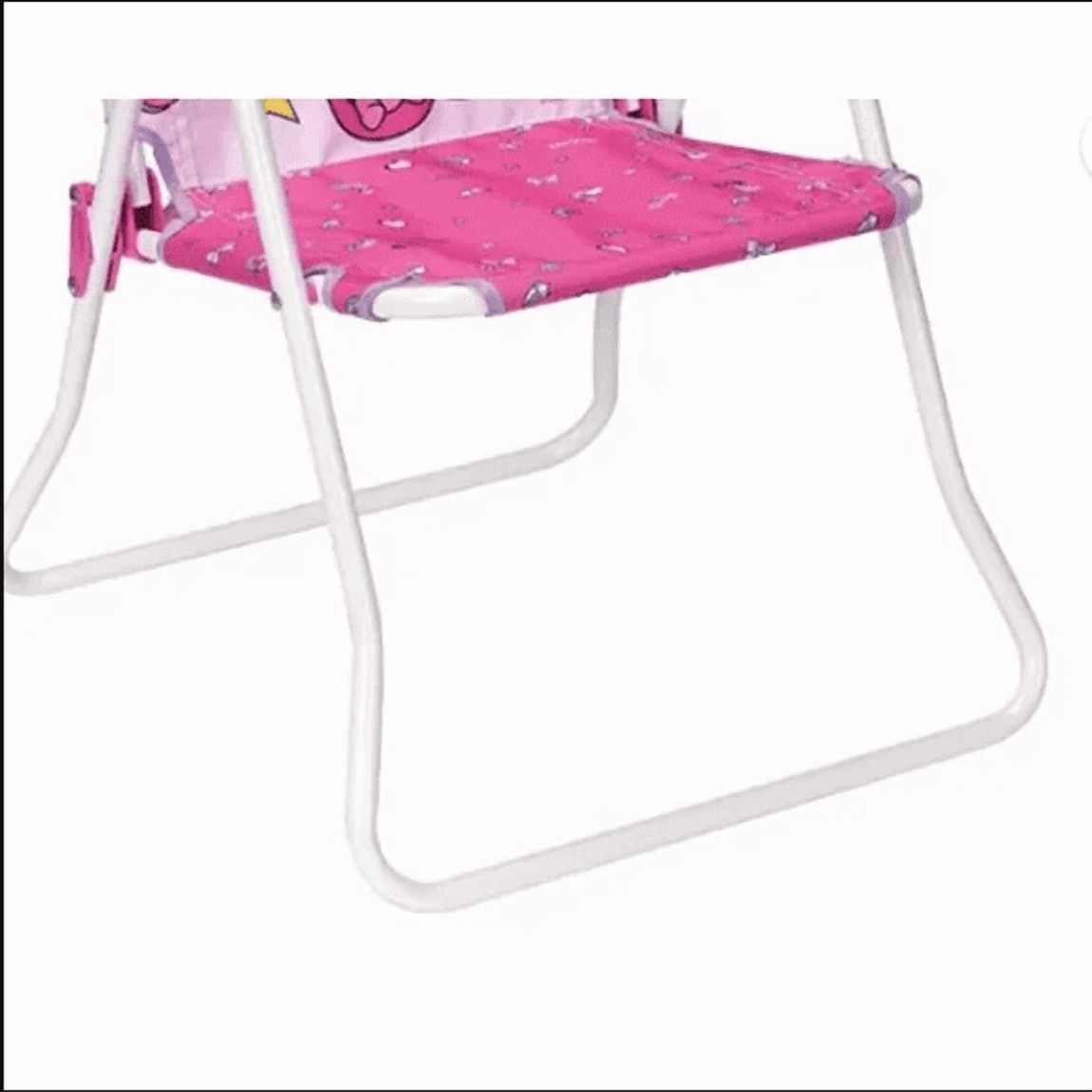 Adorable Minnie Mouse patio chair, perfect size and fun design for little ones