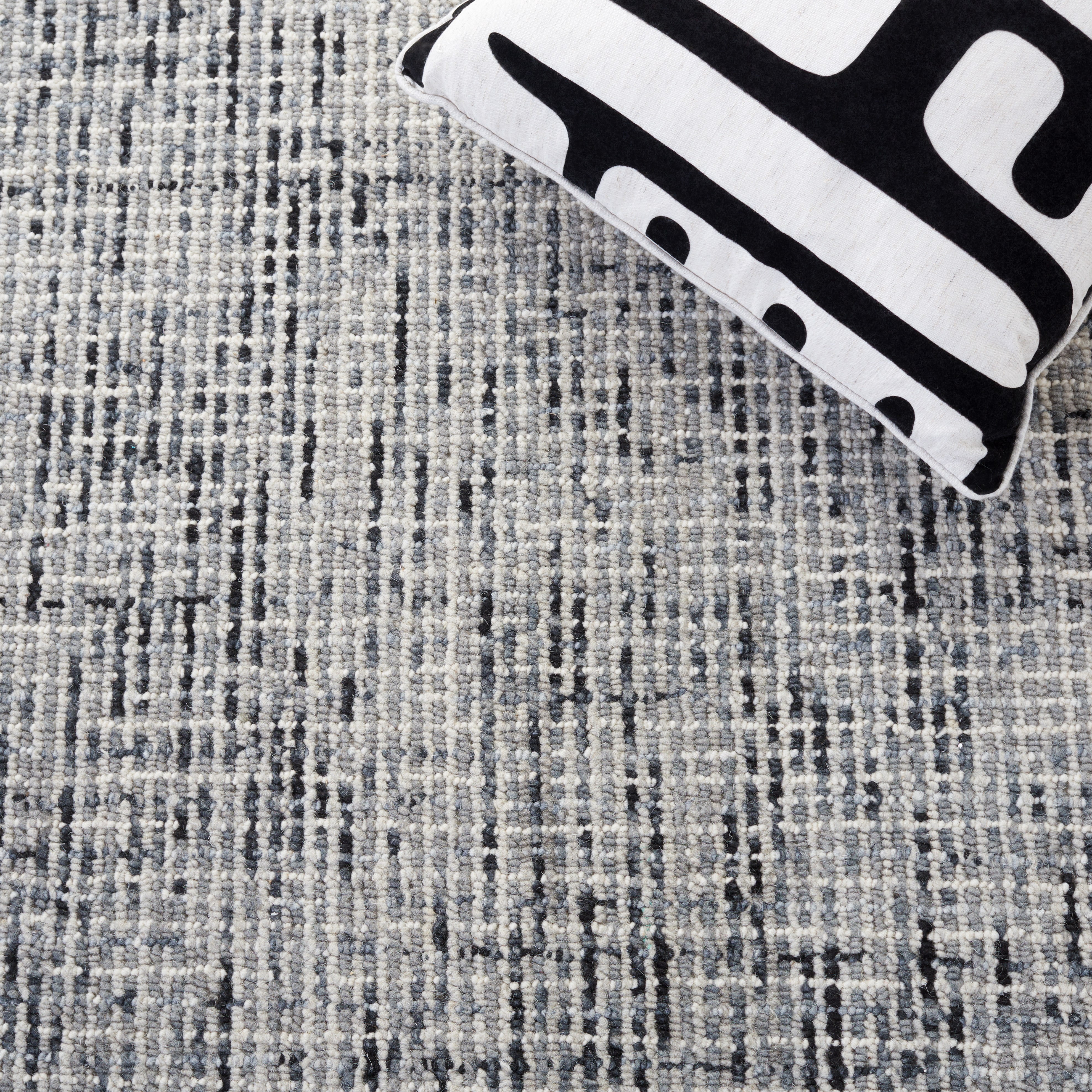 Safavieh Abstract Delia Distressed Wool Area Rug, Dark Gray/Ivory, 8' x 8' Round