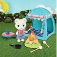 thumbnail image 2 of Honey Bee Acres Smores & More Juego de Viaje de Campamento con Figura, 10 Piezas, Niños a Partir de 3 Años, 2 of 5