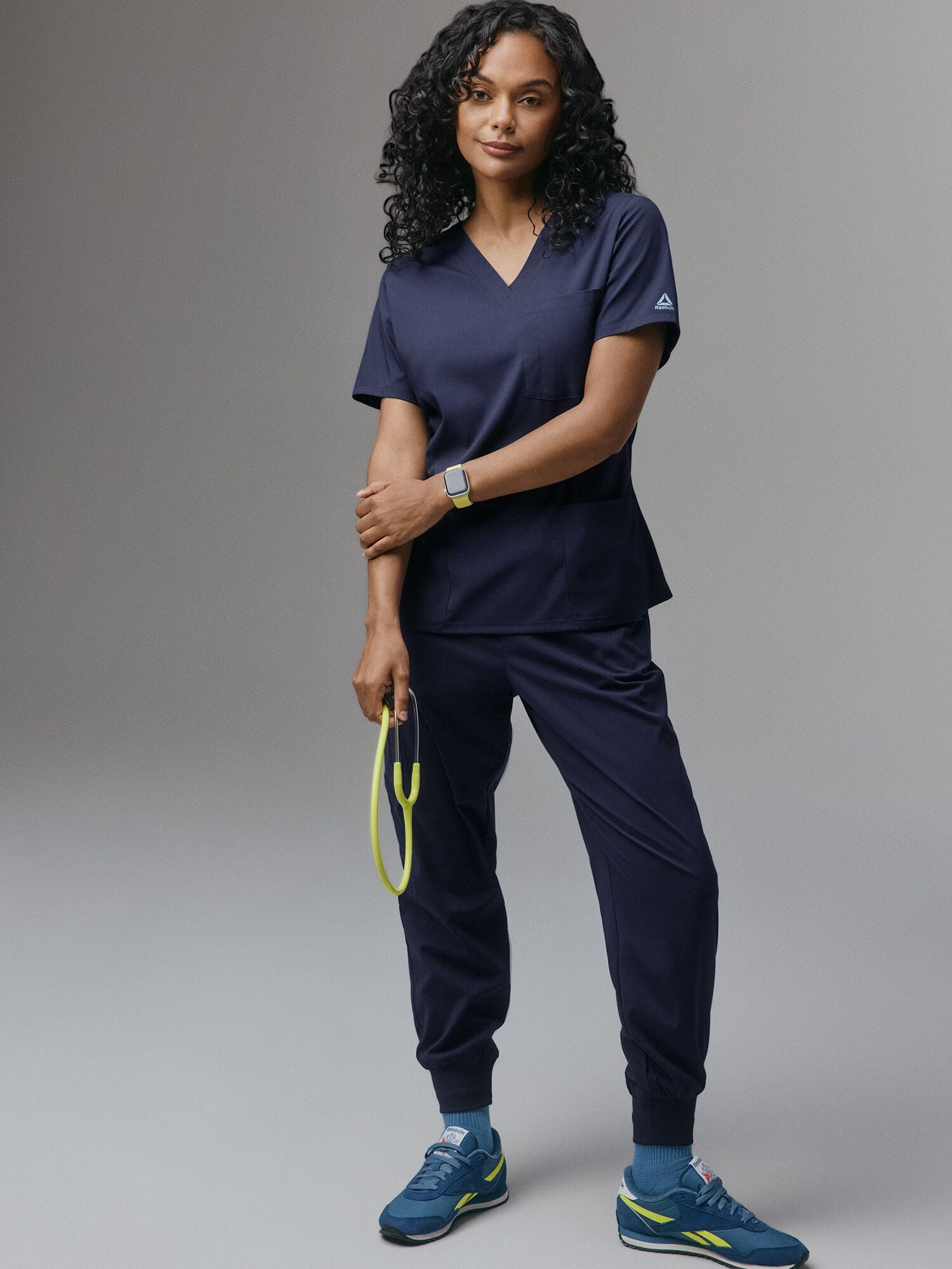 Reebok Women's Scrub Jacket with Stretch Fabric and 6 Pockets, 1 Pack Sizes S-2XL